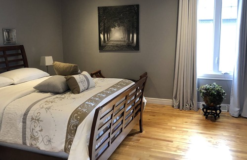 Saint-Hubert Apartment | Le Bienvenue