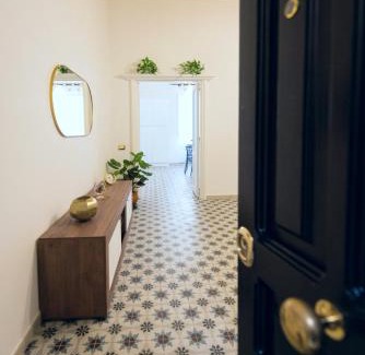 Historical Downtown Salerno Apartment | Le Bijou Luxury Apartment