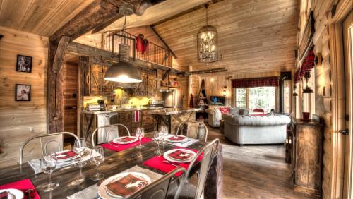 La Malbaie Ski Chalet | Le Bivouac - Les Chalets Spa Canada