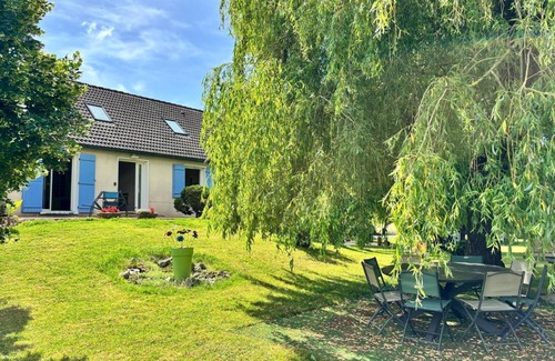 Saint-Etienne-en-Bresse House | Le Bleu de B. Holiday cottage for up to 10 people