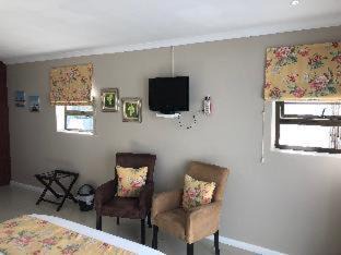 Bluewater Bay House | Le Blue Guesthouse