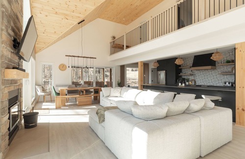 Morin Heights Ski Chalet | Le Bohème, Chalet Avec spa