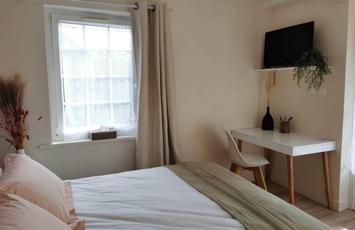 Bois-Jerome-Saint-Ouen Bed & Breakfast | Le Bois aux Cerfs