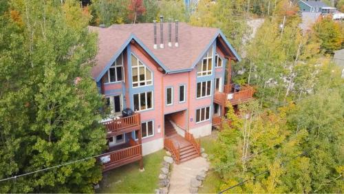 Saint-Philemon House | Le Boise du Midi 66-C