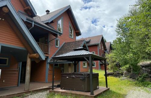 Saint-Philemon House | Le Boise du Midi 66-C