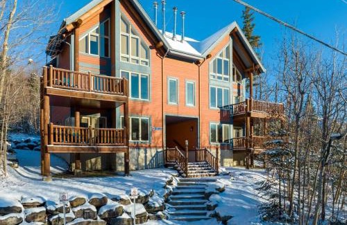 Saint-Philemon House | Le Boise du Midi 66-D