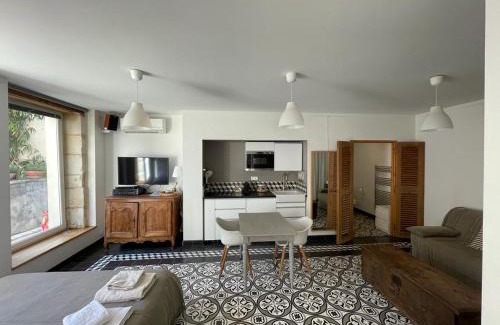 Cadereau Apartment | Le bonheur de la campagne à la ville - Grand studio en plein coeur de la ville