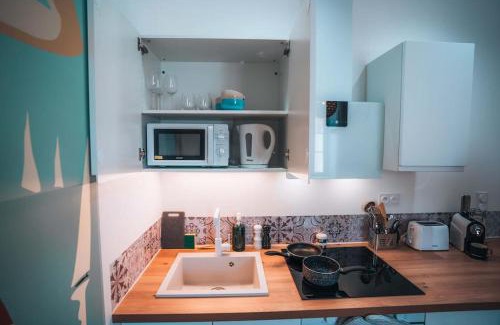 Chateauroux Apartment | Le Bord de Mer - Votre Séjour Vitaminé & Cozy