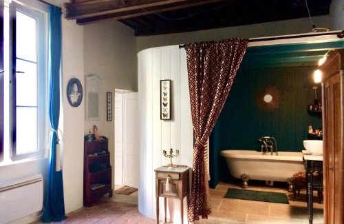 Semur-en-Auxois Bed & Breakfast | Le Boudoir d'artiste