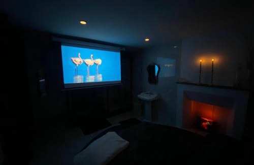 Saumur Apartment | Le Cadre Noir Lux Spa, Sauna, Jacuzzi, Hammam