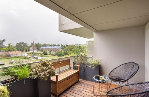 Nord-Saint-Martin Apartment | Le Canal - Appt avec balcon - Vue dégagée en bord de Vilaine