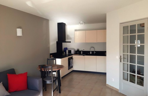 Vaison-la-Romaine Apartment | LE CEDRE * quiet apartment with loggia and garage close to downtown