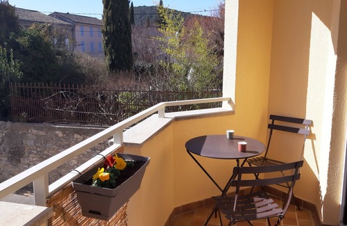 Vaison-la-Romaine Apartment | LE CEDRE * quiet apartment with loggia and garage close to downtown