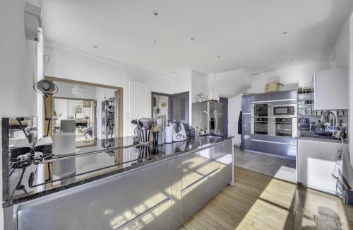 Palleau House | Le Château de Palleau