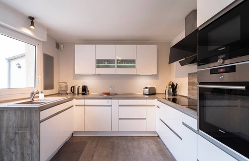 Thionville House | Le Château Jeannot - Rock in Share