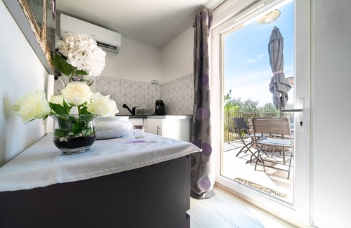 Saint-Romain-en-Viennois Apartment | Le Chant des Cigales - Climatisé, piscine partagée