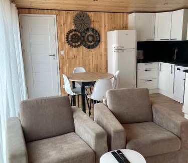 Biville-sur-Mer Ski Chalet | Le Chalet d'Amélia