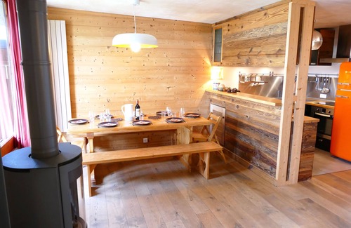 Arc-1600 Ski Chalet | LE CHALET DE THOM, LES ARCS 1600, 8 PEOPLE, ON THE SLOPES