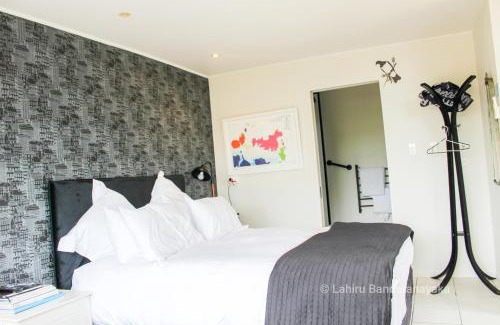 Ostend Apartment | Le Chalet Waiheke Apartments