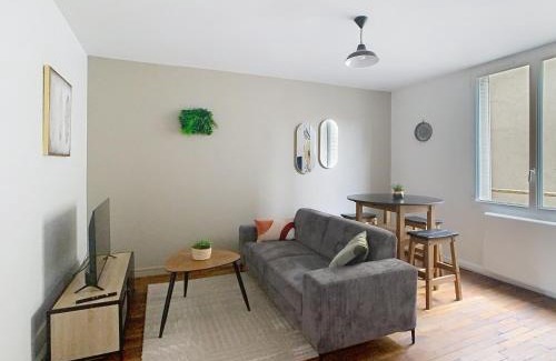 Melun Apartment | Le Chatoyant, sur l'île de Melun