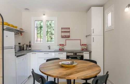 Roussillon House | Le Clos des Fées Roussillon