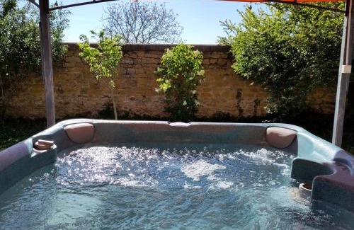 Saint-Germain-Nuelles Bed & Breakfast | Le Clos du Cher en Beaujolais