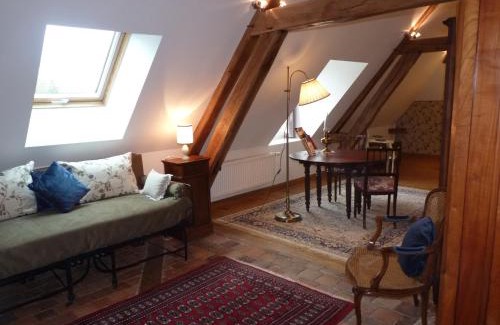 Chateau-Renard Bed & Breakfast | Le Clos Saint Nicolas
