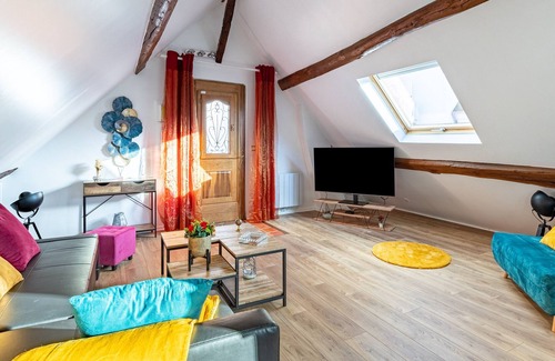 Gouvernes Apartment | Le Cobalt - Apt 15 min Disneyland