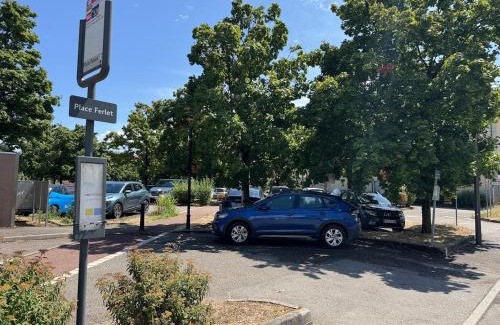 Saint-Bonnet-de-Mure Apartment | le Cocon au calme
