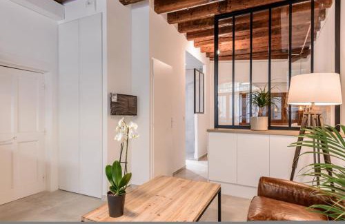 Old Lyon Apartment | Le cocon du Vieux Lyon AIL