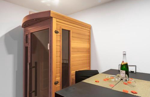 Le Cannet Apartment | LE COCON- Jacuzzi & Sauna privés By SweetDreams