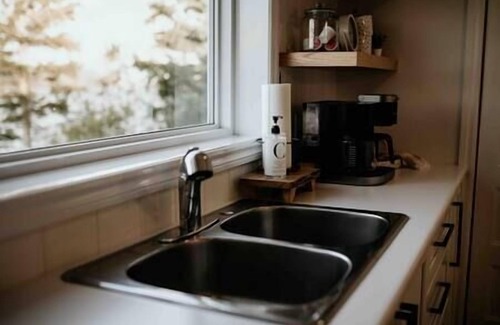 Dalhousie Apartment | Le coin Zen/waterfront-King bed-dishwasher