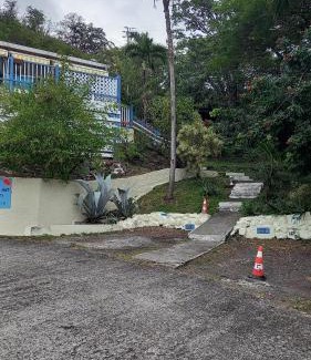 Bouillante House | Le Colibri, belle vue mer, accés direct à la plage, SPA privatif
