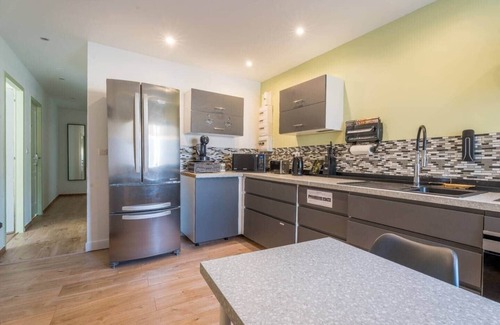 Woippy Apartment | Le Cosy 120m² - 4ch' - 8 pers' - 6 TV - Streaming