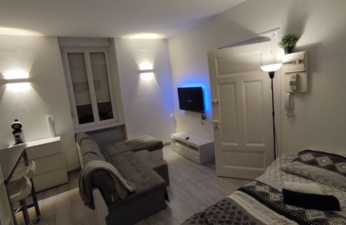 Algrange Apartment | Le Cosy Studio (Free parking) Whole apartment 15min from Luxembourg