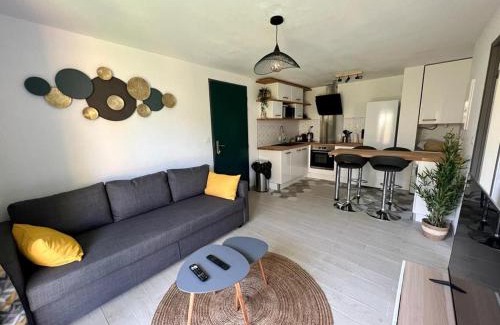 Toulouse North Apartment | Le Cozen - 4p - Jardin & parking proche centre