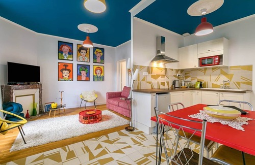 Faubourg North Apartment | Le daily painting- Appartement 2 chambres avec sauna et balnéo - SR Loc