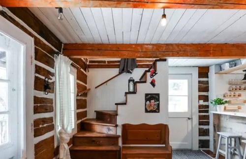 Sainte-Agathe-des-Monts Cabin | Le Douillet - Rustic chalet with wood fireplace