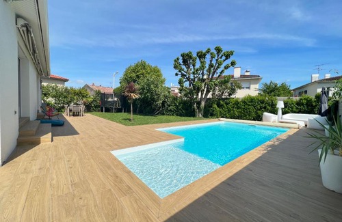 Tournefeuille House | Le Duck : Maison Familiale avec Piscine & Jardin