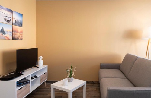 La Roche-sur-Yon Apartment | Le Fabre 2 - Agréable T2 - proche hypercentre et hôpital - Wifi - Parking