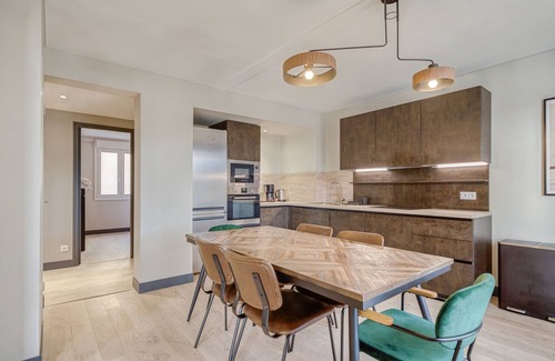 Laval Apartment | Le Gambetta - T3 Standing avec Parking, Wifi, Netflix