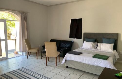 Franschhoek Apartment | Le Grec Wine Tram Apartment