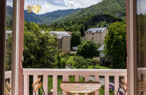 Ax-les-Thermes Apartment | Le Grillon de Pongo Elegant T2 avec balcons