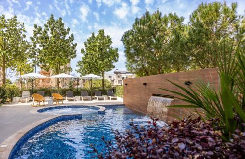 Haret Sakher Hotel | Le Grove Hotel - Superior Boutique