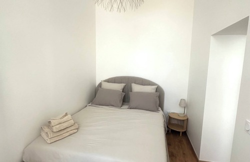 Henriville Apartment | Le Jules verne