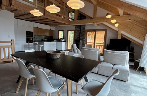 Ceillac Ski Chalet | LE LOUP BLANC Chalet | 3 bed rooms | Ceillac