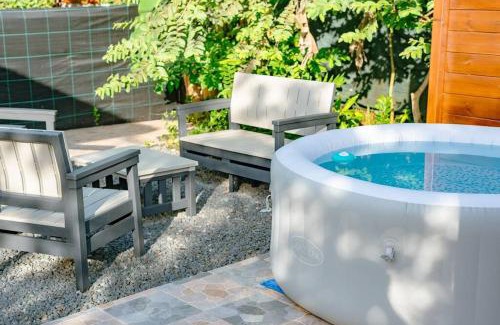 Doubs House | Le Man Nima