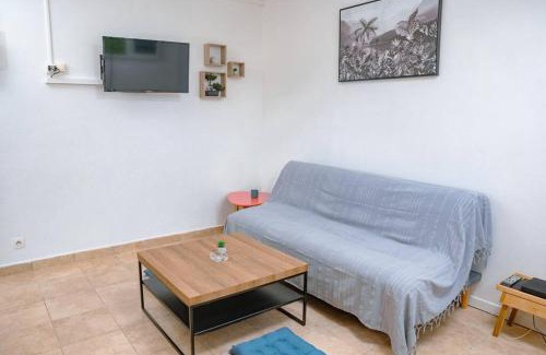 Doubs House | Le Man Nima