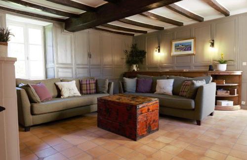 Boisredon Apartment | Le Manoir du Mûrier