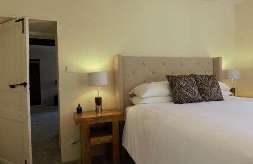 Boisredon Apartment | Le Manoir du Mûrier